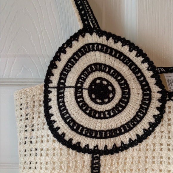 Size Medium Zara Crochet Crop Top - Picture 6 of 13